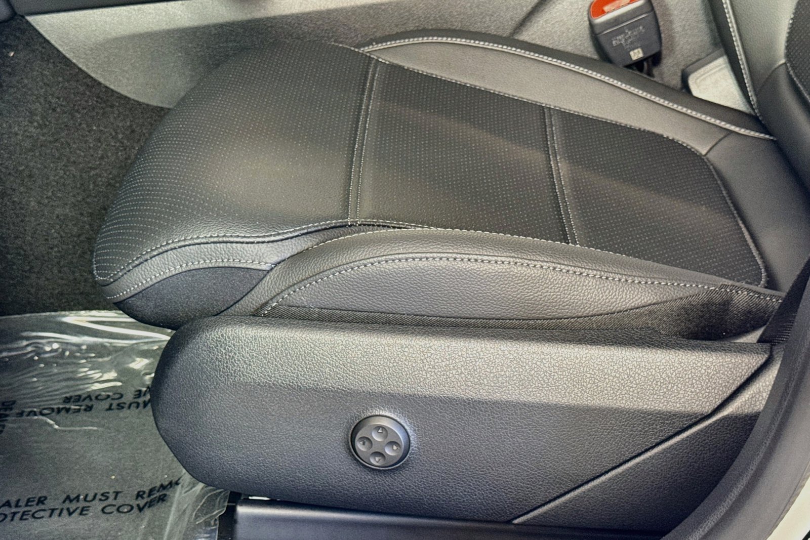 New 2027 Polar White Mercedes-Benz GLC 300 image 17