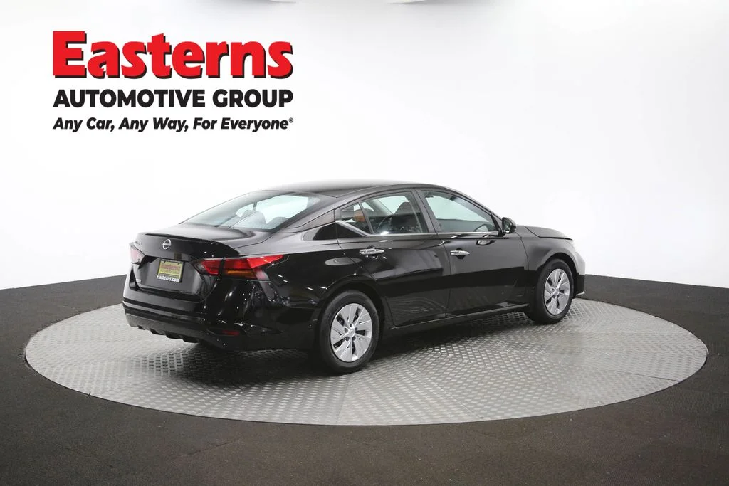 Used 2023 Black Nissan 2.5 S image 40