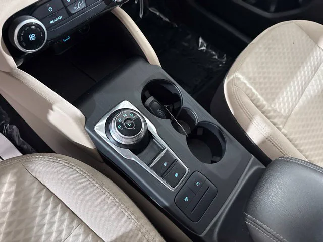 Used 2021 White Ford SE image 19