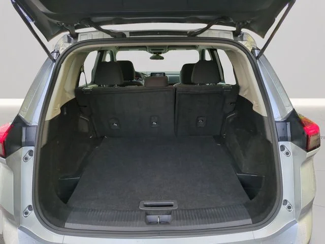 Used 2024 Silver Nissan S image 9