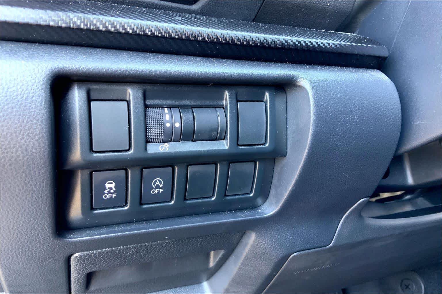 Used 2021 Ice Silver Metallic Subaru  image 35