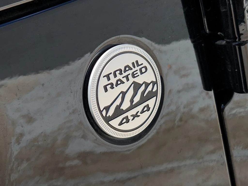 Used 2020 Black Clearcoat Jeep Overland image 13