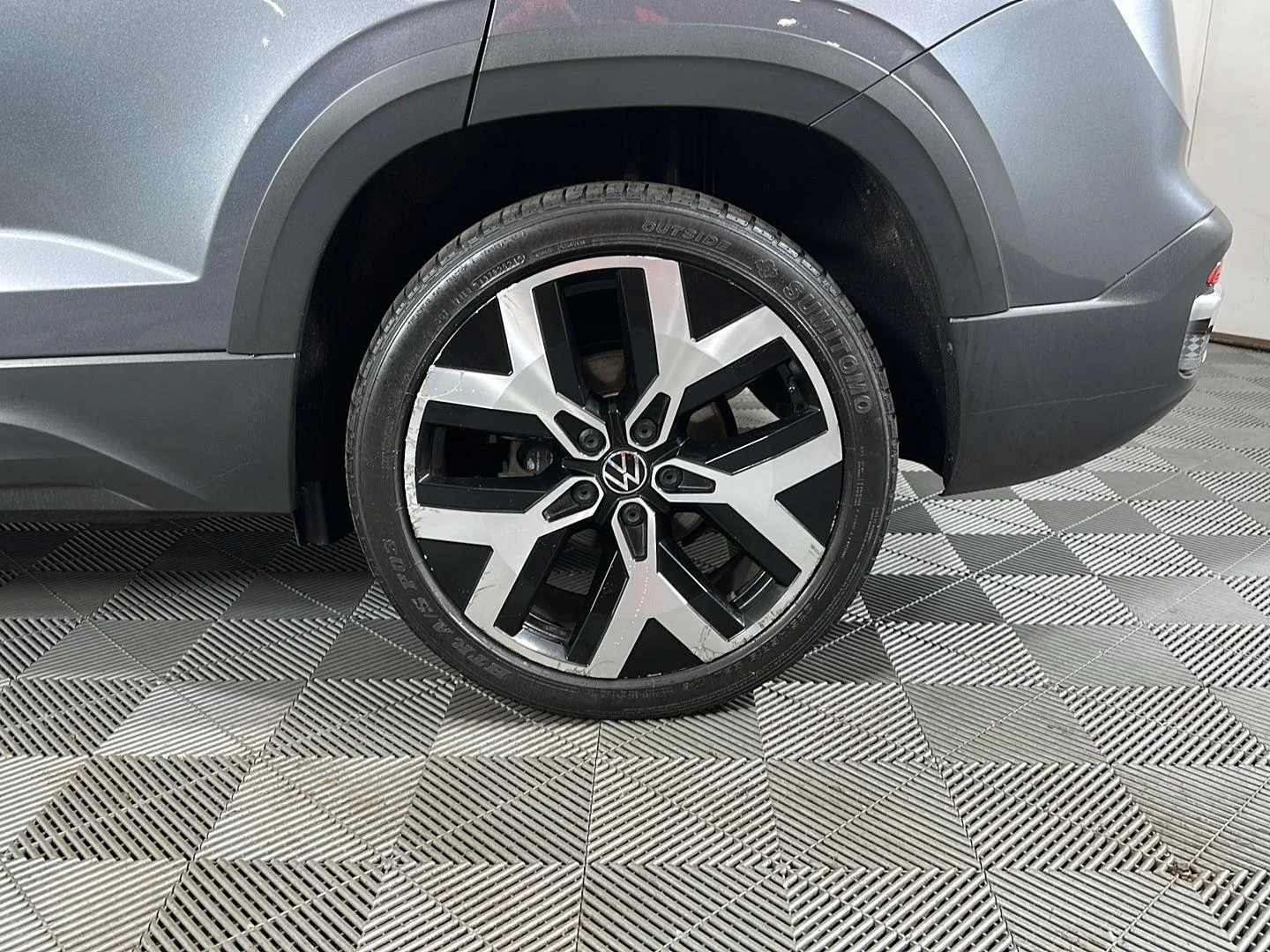 Used 2022 Platinum Gray Metallic Volkswagen SEL image 9