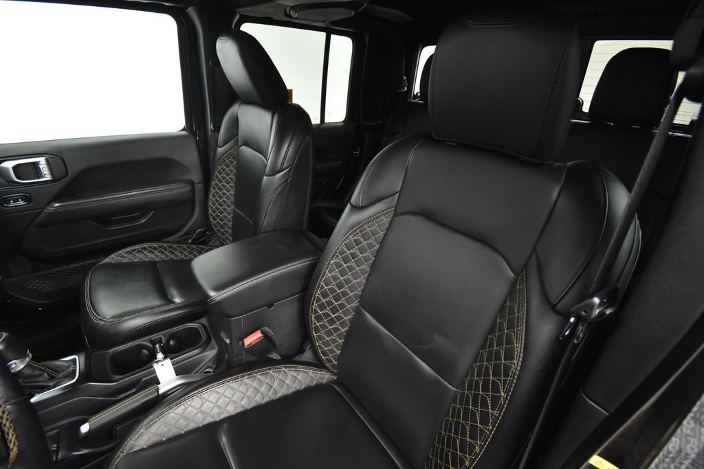 Certified Used 2021 Black Clearcoat Jeep Overland image 17
