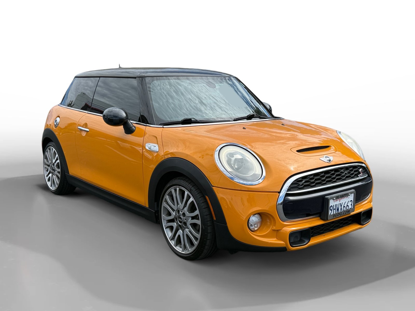 Used 2015 Volcanic Orange MINI Base image 7