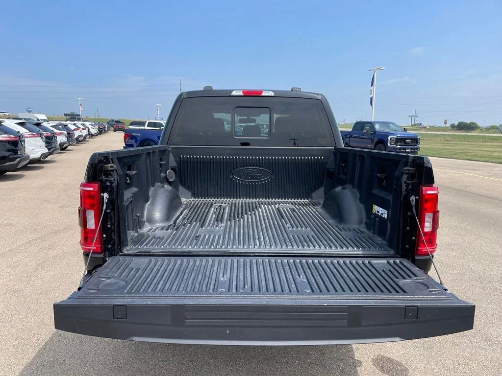 Used 2023 Black Ford XLT image 33