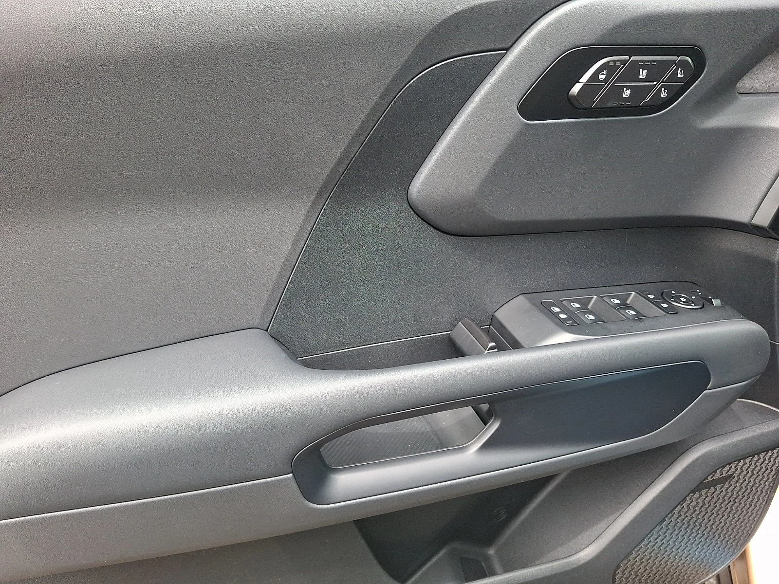New 2027 Terrain Brown Matte Kia X-Line SX image 5