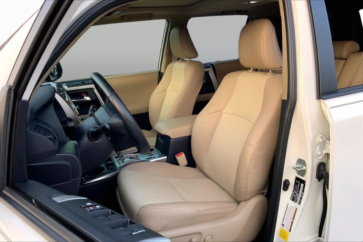 Used 2023 Ice Cap Toyota SR5 Premium image 8
