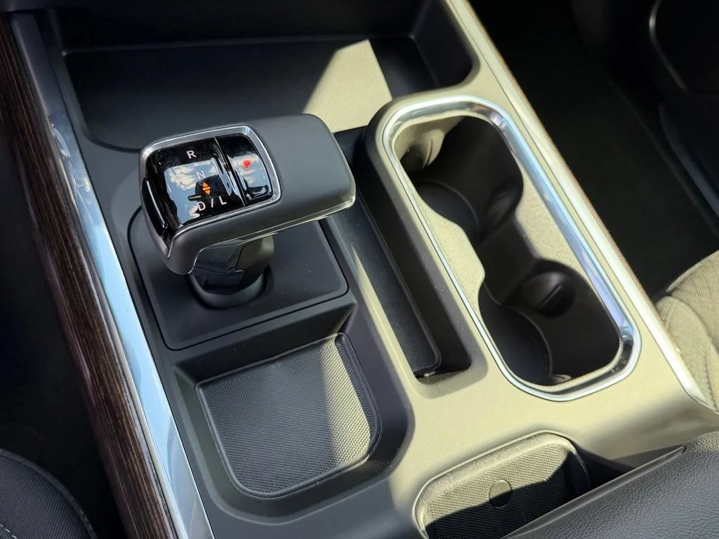 New 2026 Sterling Metallic GMC Elevation image 9