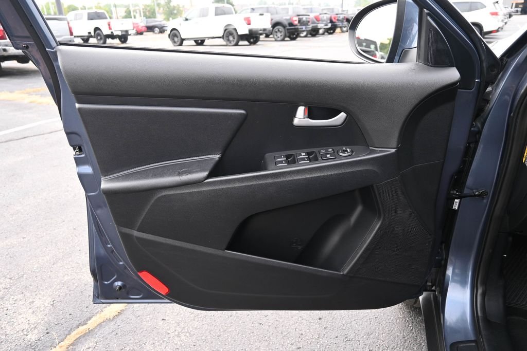 Used 2016 Twilight Blue Kia LX image 18