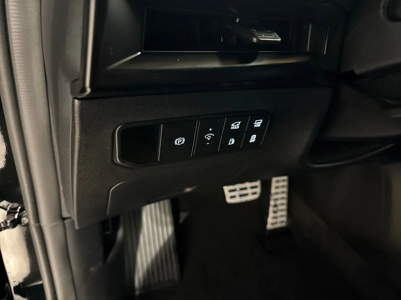 New 2027 Glacial White Pearl Kia X-Line SX image 16