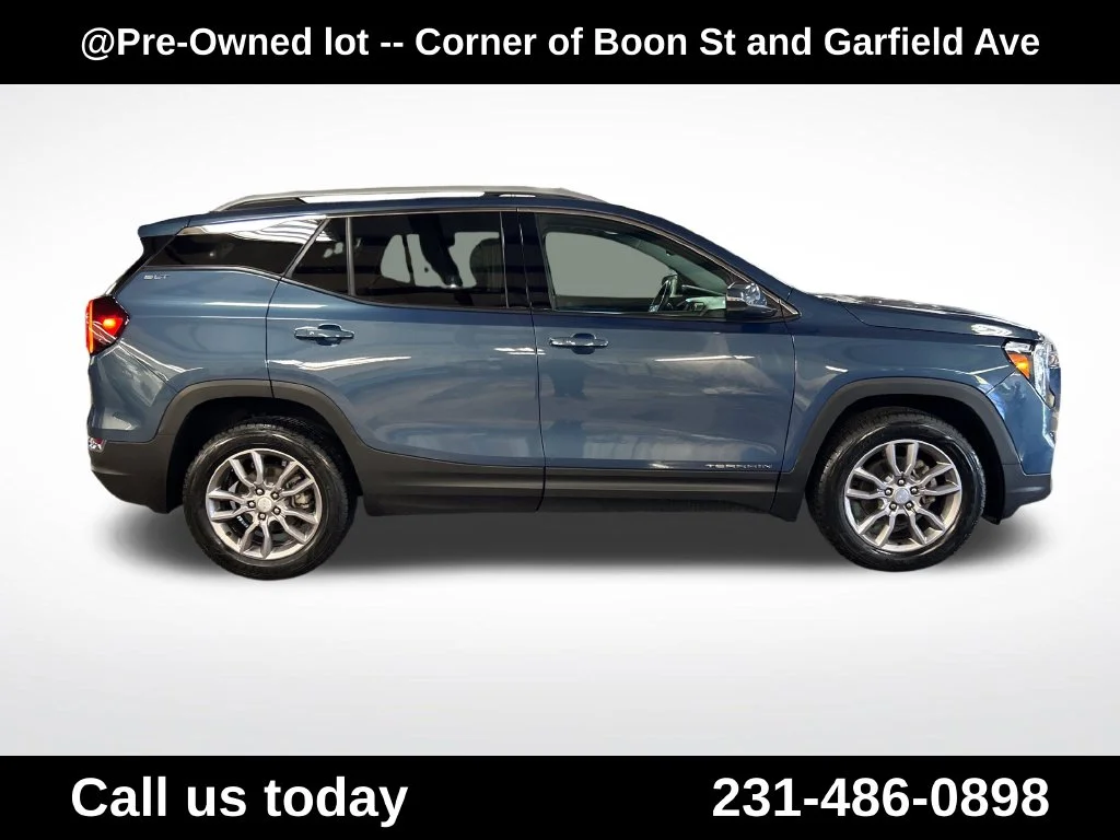 Used 2024 Blue GMC SLT image 6