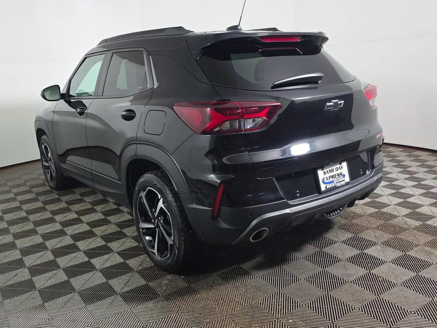 Used 2021 Mosaic Black Metallic Chevrolet RS image 9