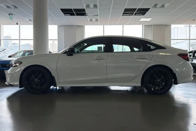 Certified Used 2025 Platinum White Pearl Honda Sport image 10