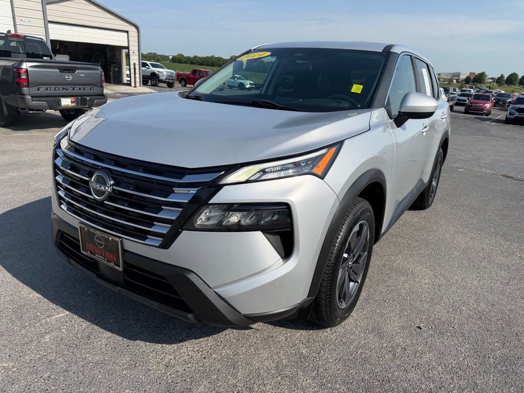Used 2024 Silver Nissan SV image 37