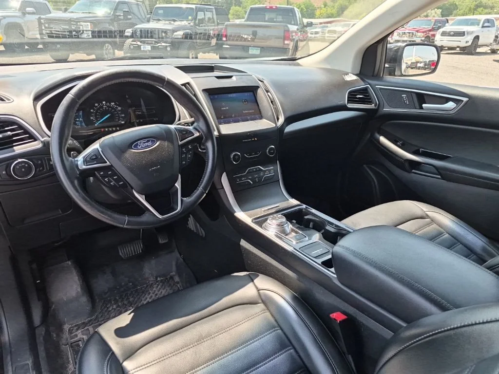 Used 2020 Black Ford SEL image 25