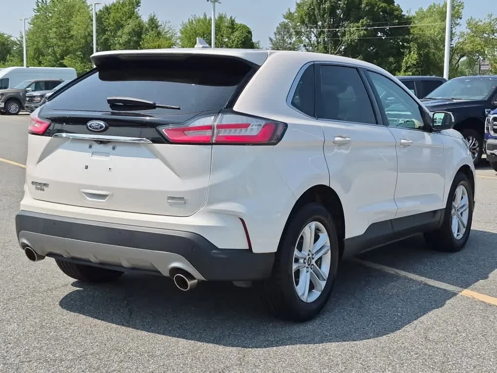 Used 2019 White Platinum Metallic Tri-Coat Ford SEL image 3