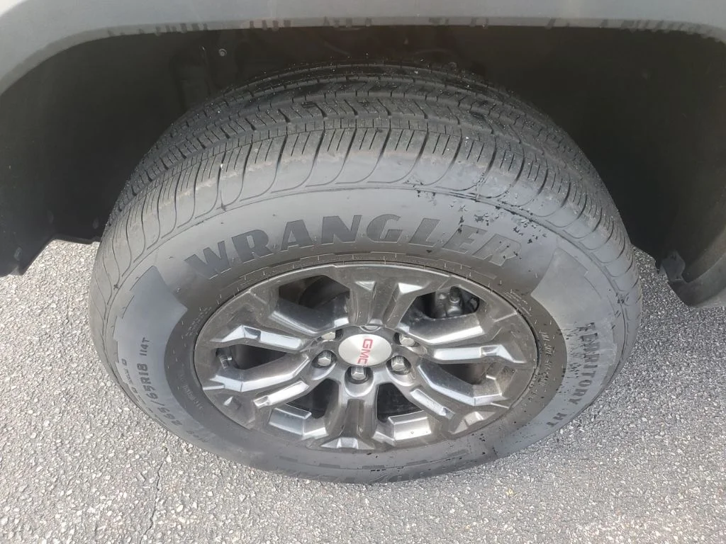 Used 2023 Red GMC Elevation image 13