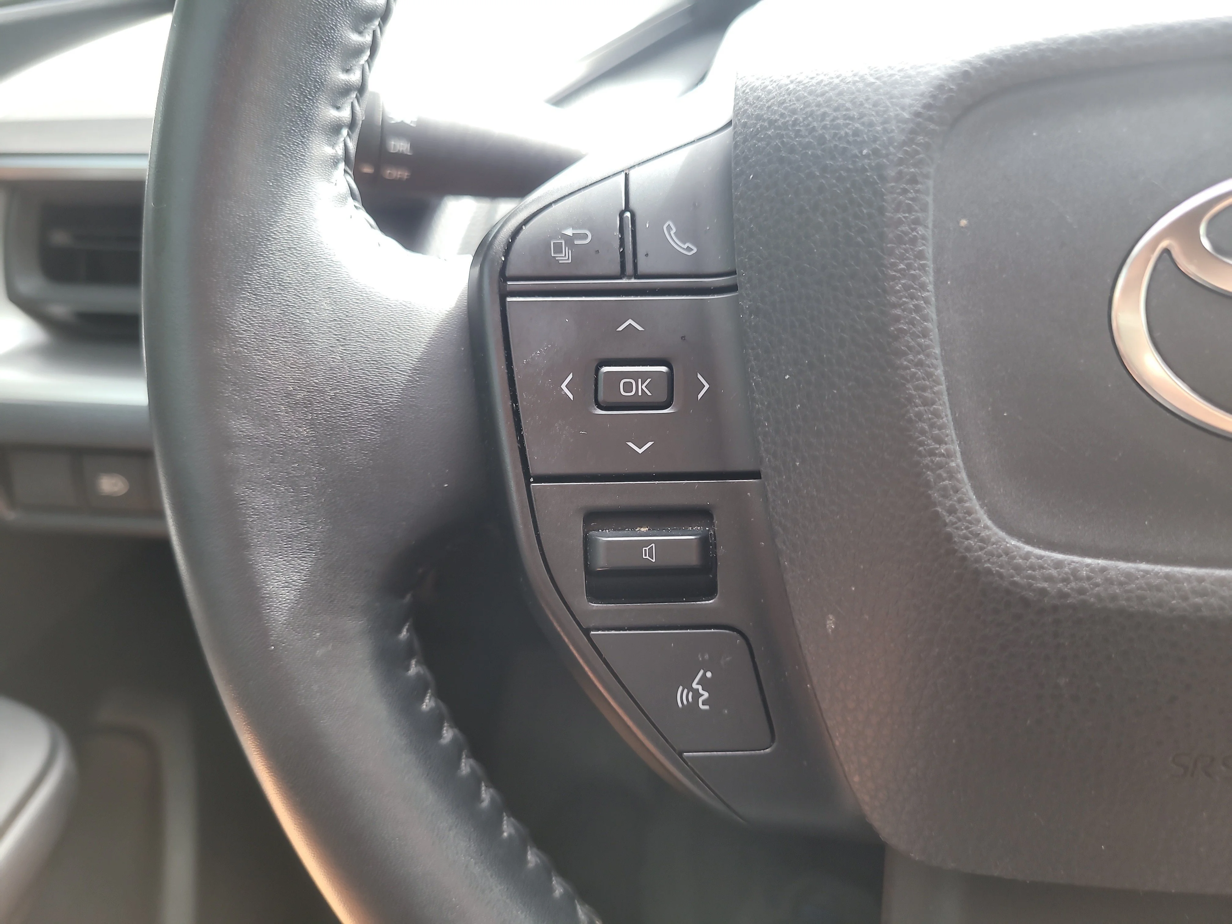Used 2023 Cutting Edge Toyota LE image 27