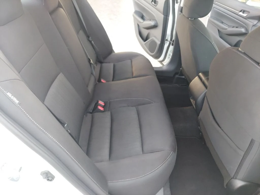Used 2025 White Nissan 2.5 SV image 33