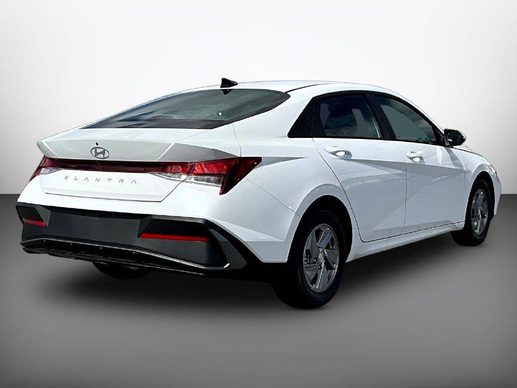 New 2026 White Hyundai SE image 6