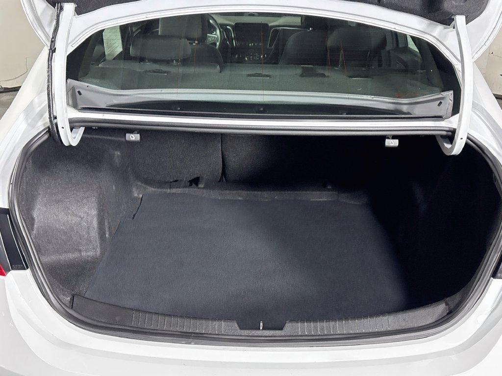 Used 2023 Summit White Chevrolet LT image 19