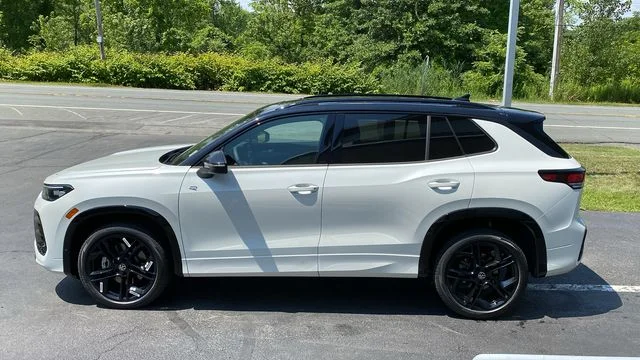 New 2026 White/off-white Volkswagen 2.0T SE R-Line Black image 8