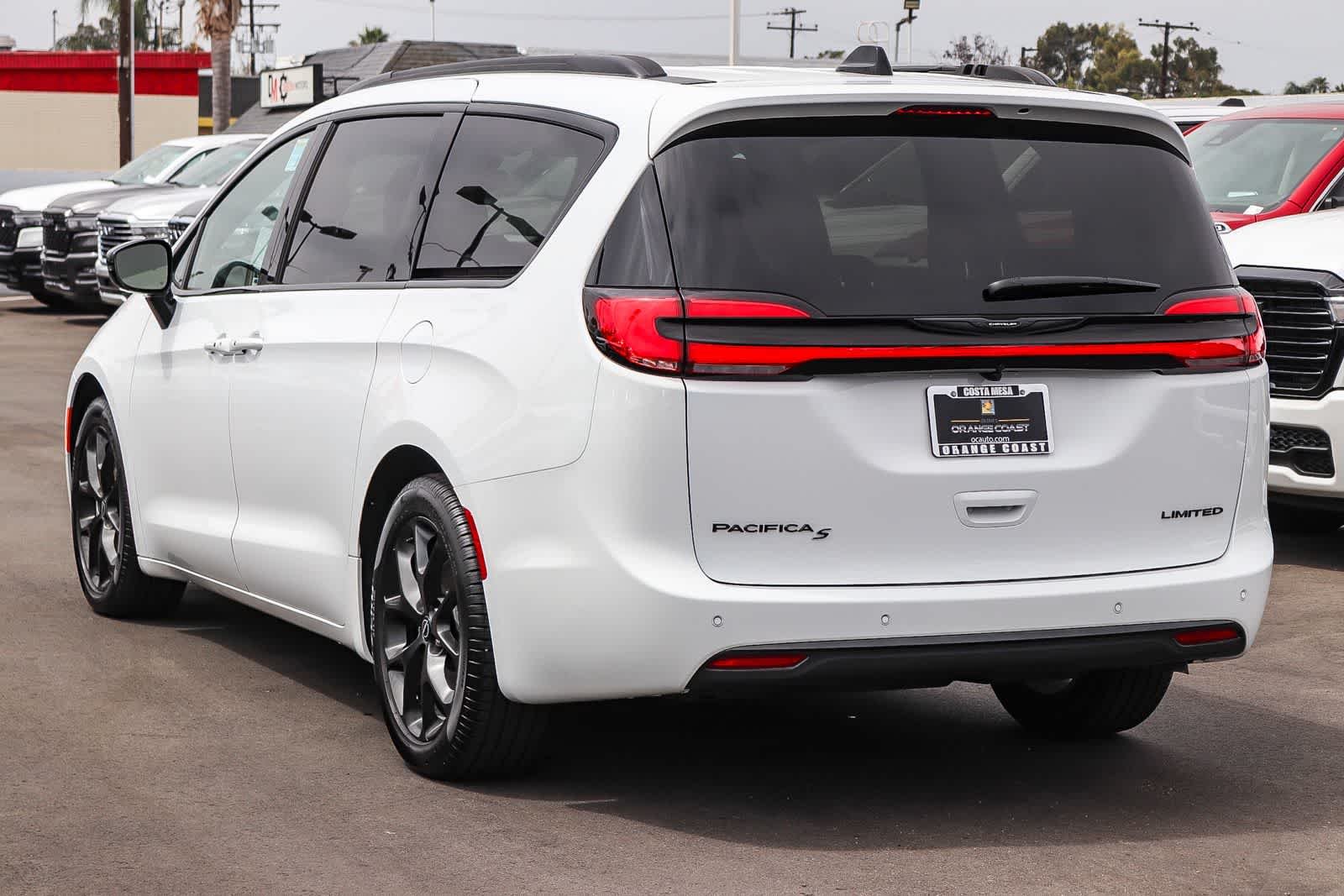 2026 Chrysler Pacifica Limited - Photo 6