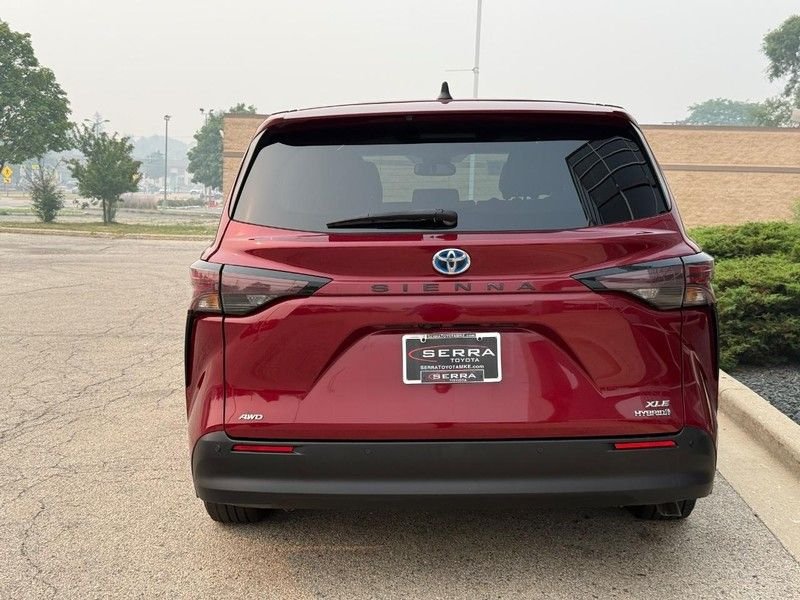 Used 2023 Pearl Toyota XLE image 4