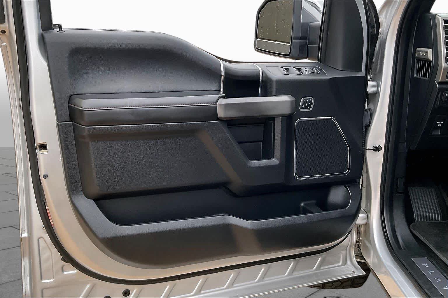 Used 2018 Ingot Silver Ford Platinum image 21