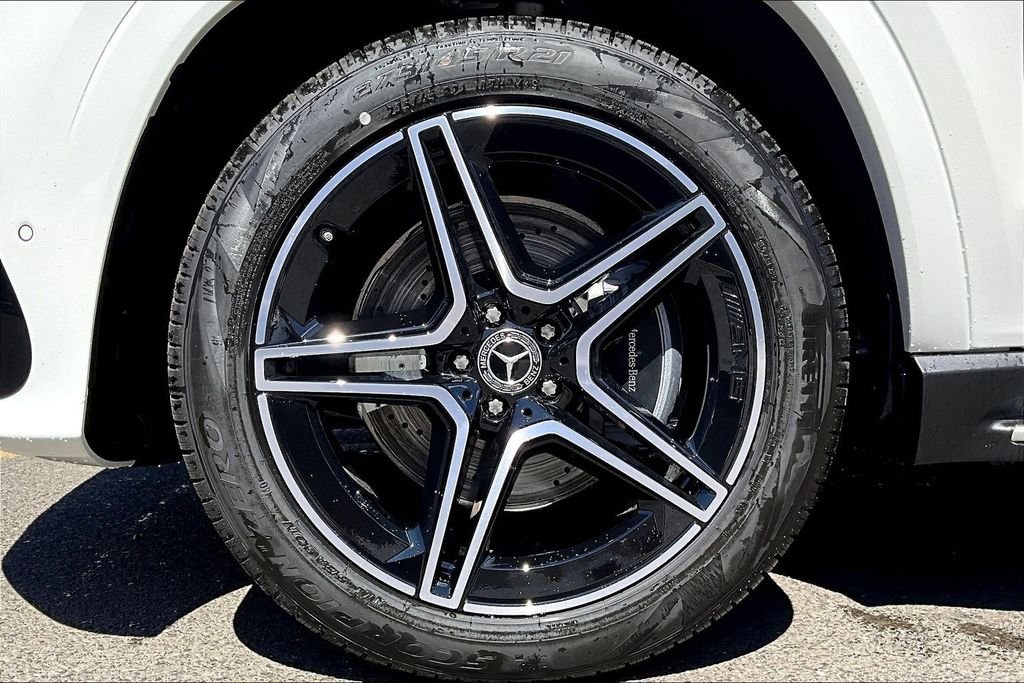New 2026 Polar White Mercedes-Benz GLS 450 image 12