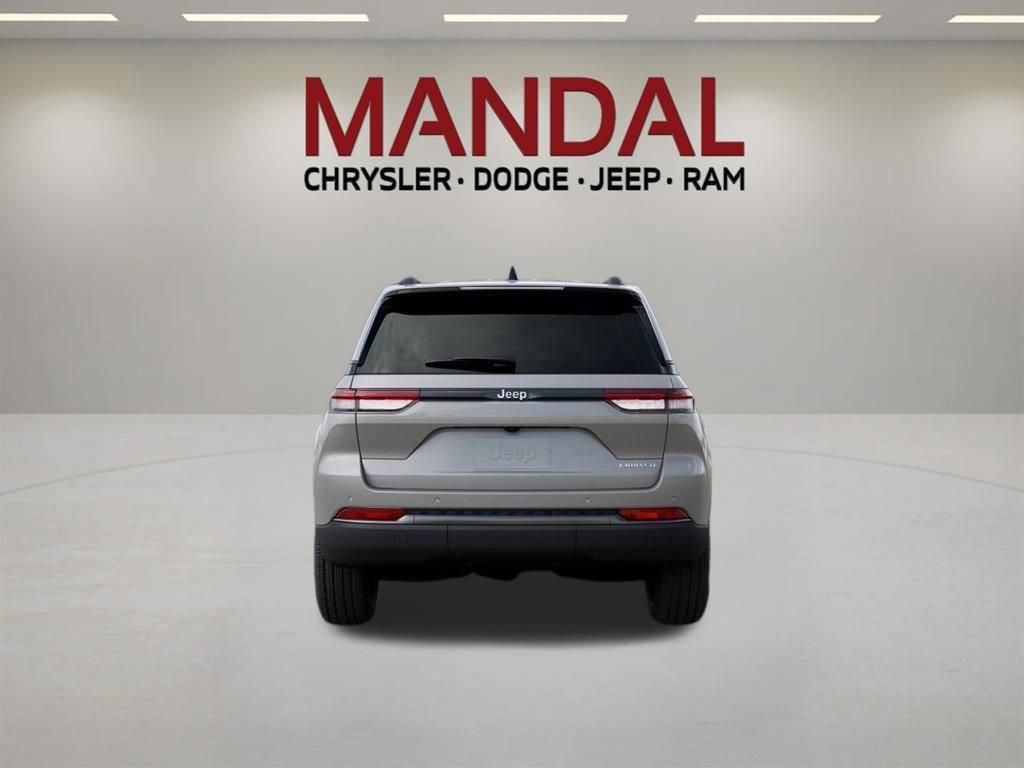 New 2026 Silver Zynith Exterior Paint Jeep Limited image 7