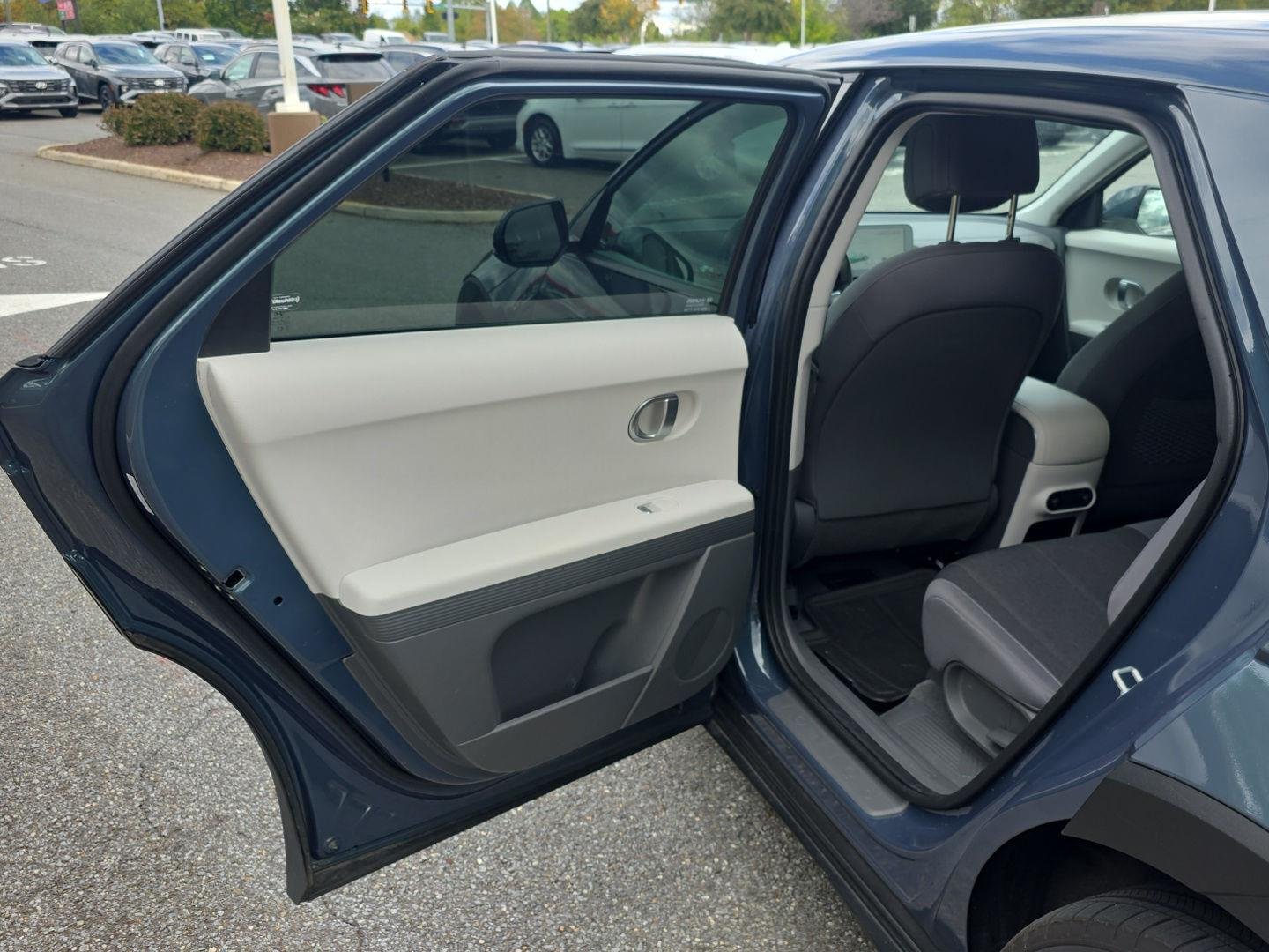 Used 2024 Digital Teal Hyundai SEL image 10