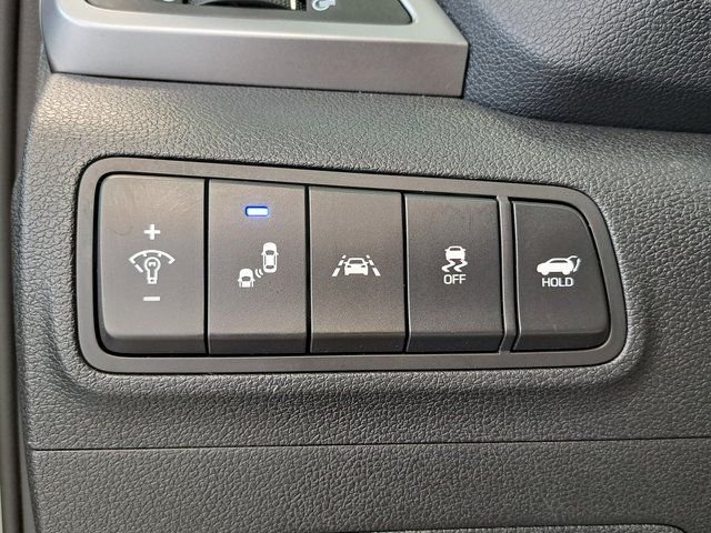 Used 2018 Silver Hyundai Limited image 13