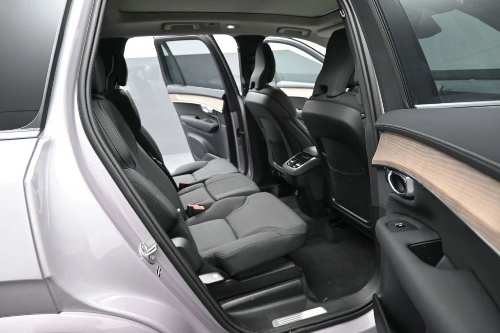 New 2026 Aurora Silver Volvo Plus image 16