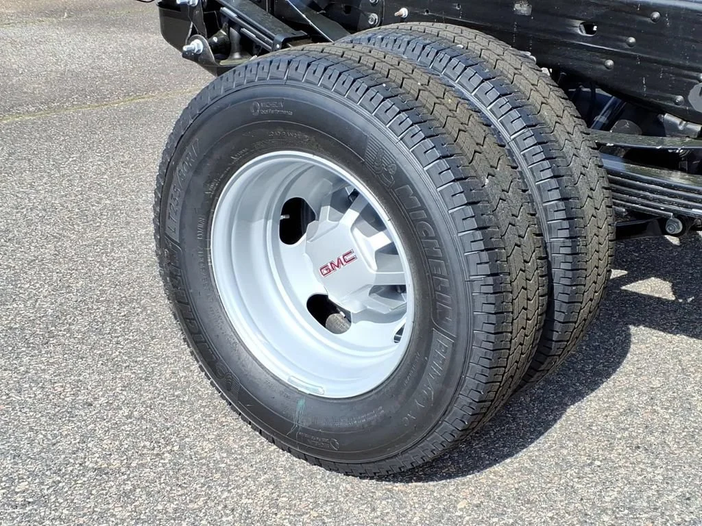 2026 GMC Sierra 3500HD Pro - Photo 23