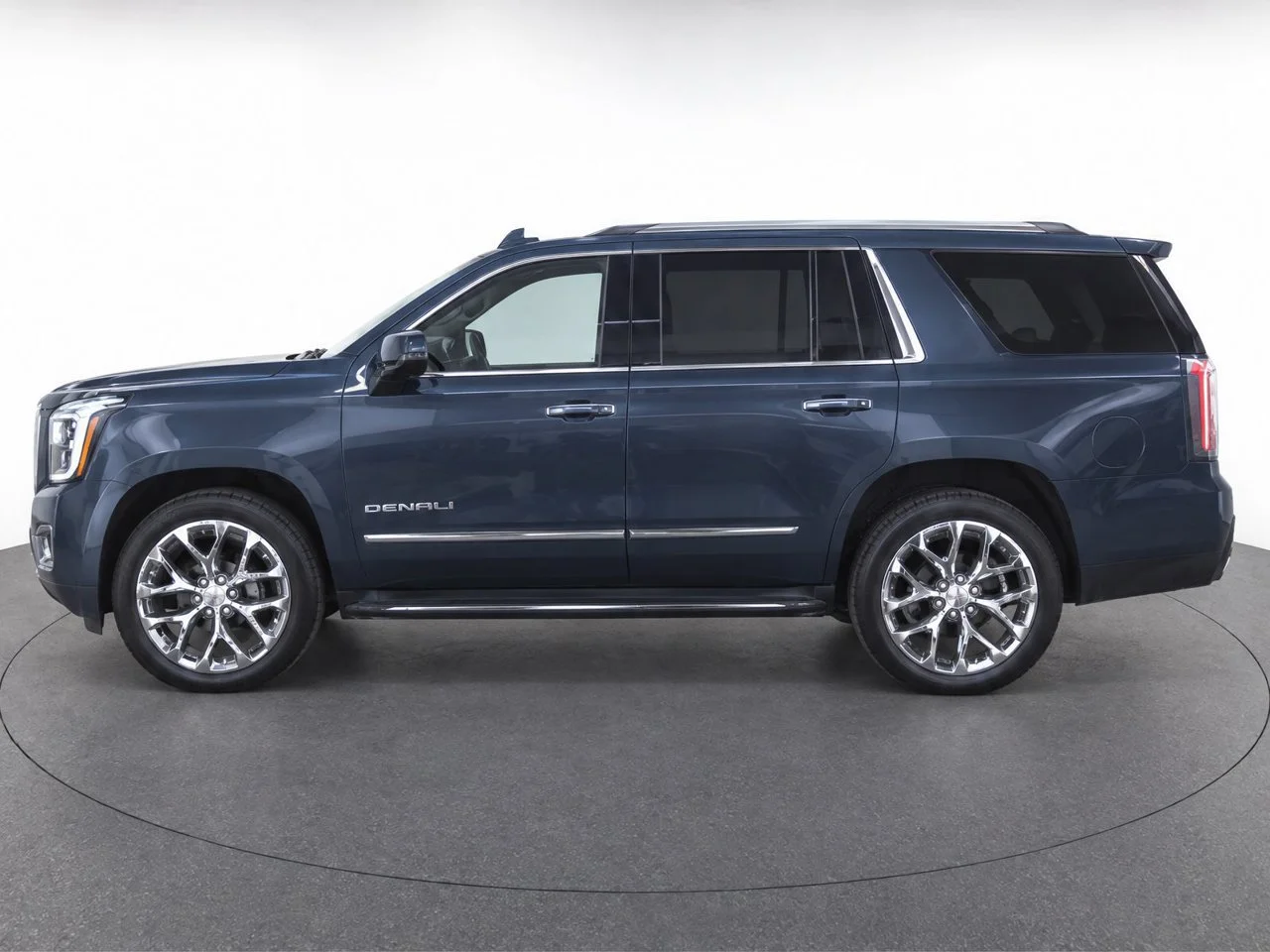 Used 2020 DARK SKY METALLIC GMC Denali image 6