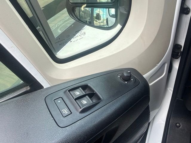 Used 2019 White Ram Low Roof image 15