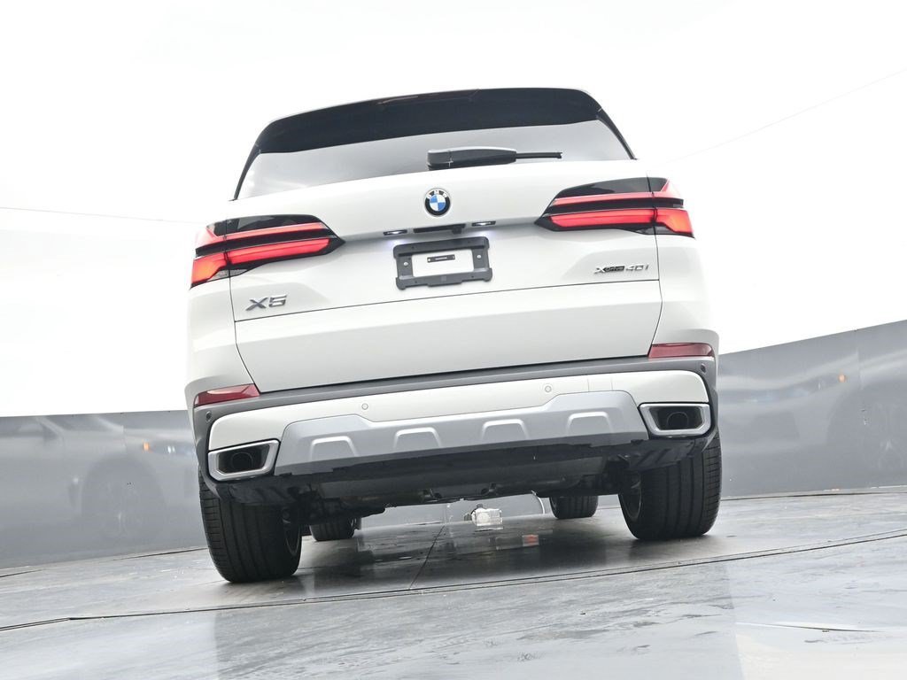 Used 2026 Alpine White BMW xDrive40i image 30