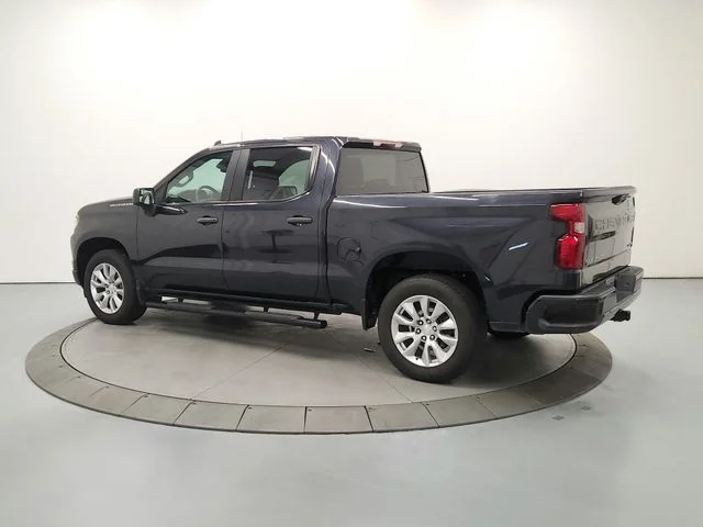 Used 2022 Gray Chevrolet Custom image 6
