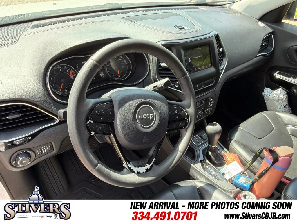 Used 2020 White Jeep Latitude Plus image 10