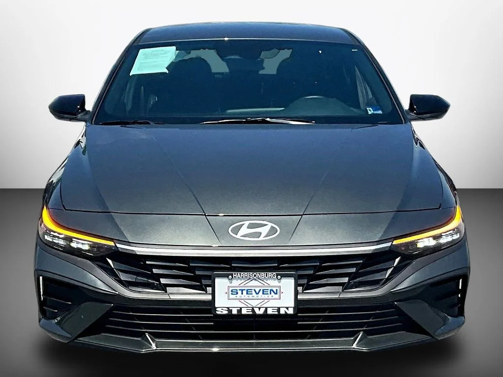 Used 2026 Gray Hyundai SEL Sport image 2