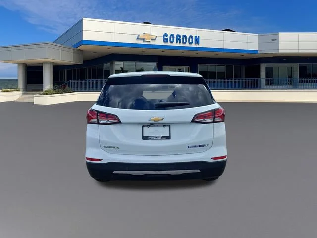 Used 2024 Summit White Chevrolet LT image 4