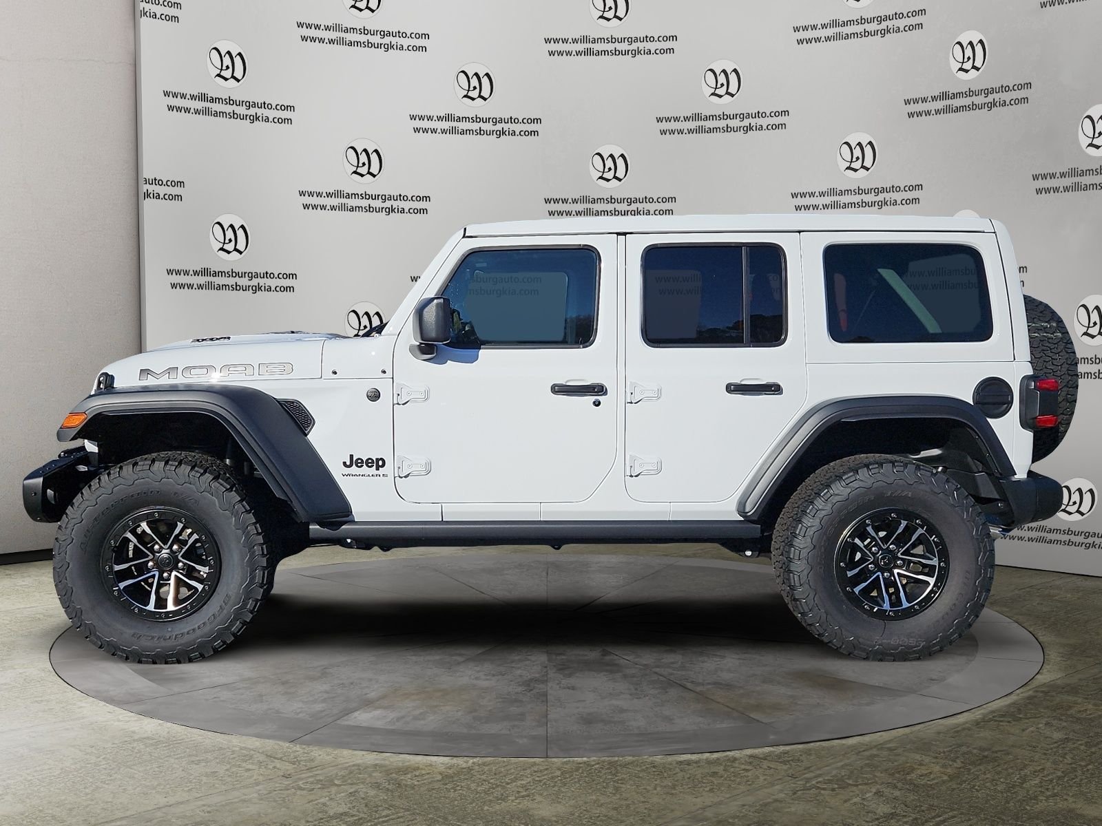 New 2026 Bright White Clear-Coat Exterior Paint Jeep Moab 392 image 2