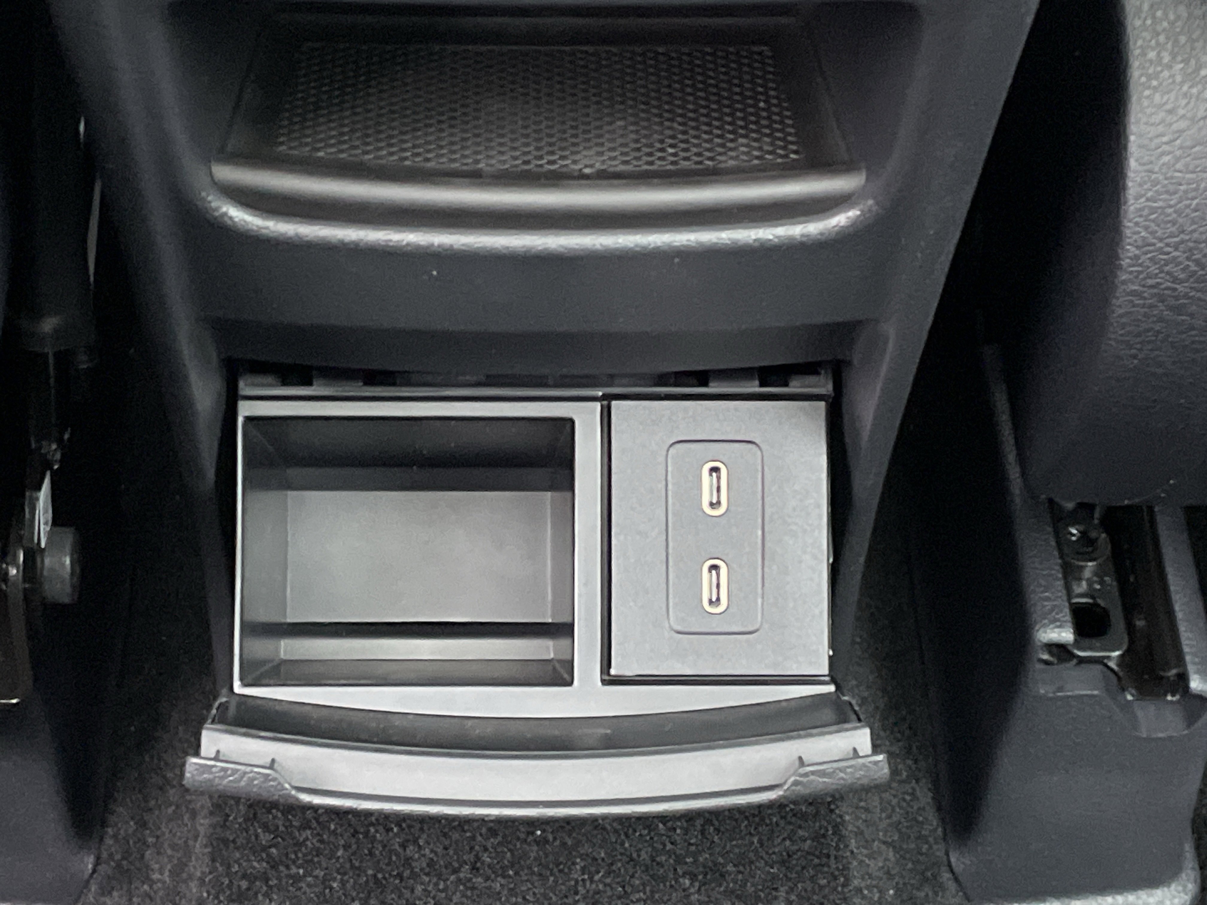New 2026 Mountain Grey Metallic Mercedes-Benz AMG® GLB 35 4MATIC® SUV image 37
