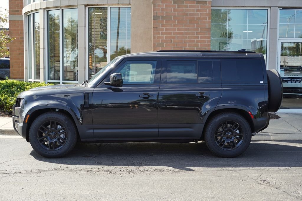 New 2026 Santorini Black Land Rover S image 2