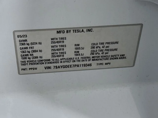 Used 2023  Tesla Long Range image 32