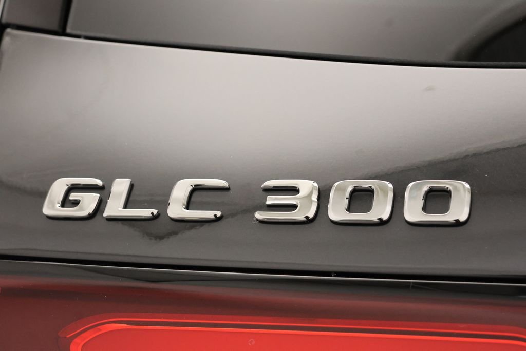 Used 2027  Mercedes-Benz GLC 300 image 9