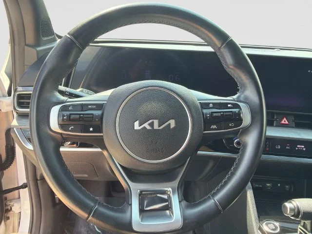Used 2024 White Kia X-Line image 29