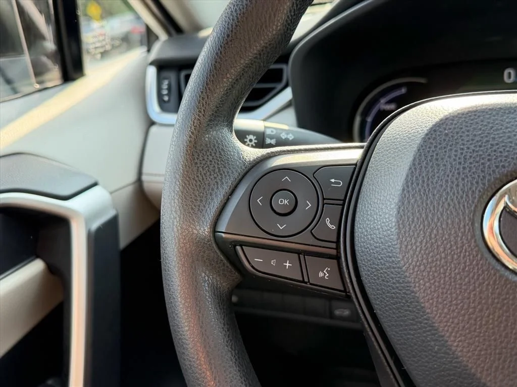 Used 2024 White Toyota XLE image 19